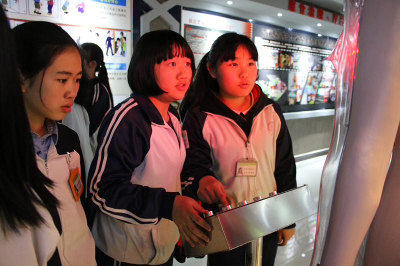 麻江县禁毒教育基地迎来了首批参观者