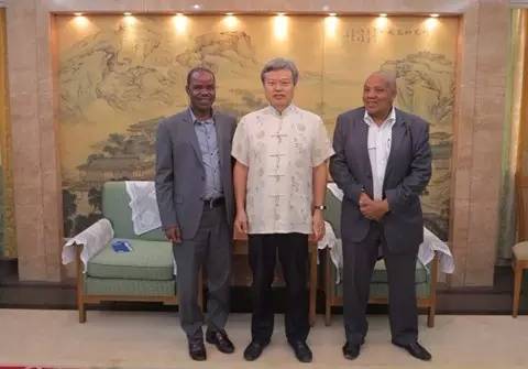 双边关系驻坦桑尼亚大使吕友清会见新任坦嘎省长