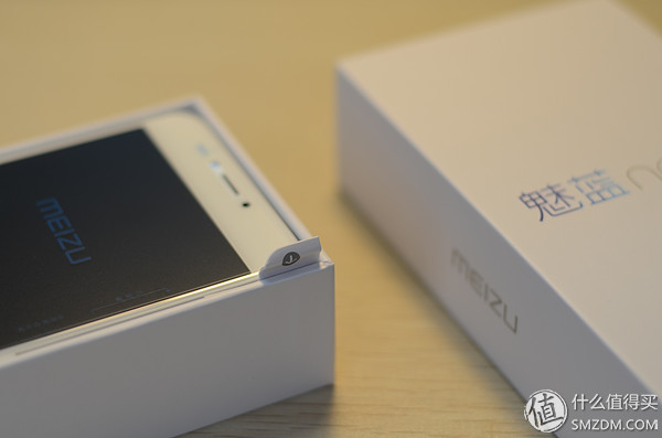 #本站首晒# 谁说旗舰机才有2.5D？MEIZU 魅族 魅蓝 Note3 银白色 开箱