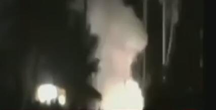 水火无情!印度一寺庙大火致60死因燃放烟花所致