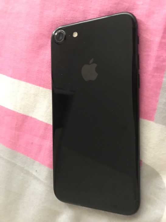 亮黑iPhone 7那么划算了？现如今仅三千五就能接到，缘故非常简单