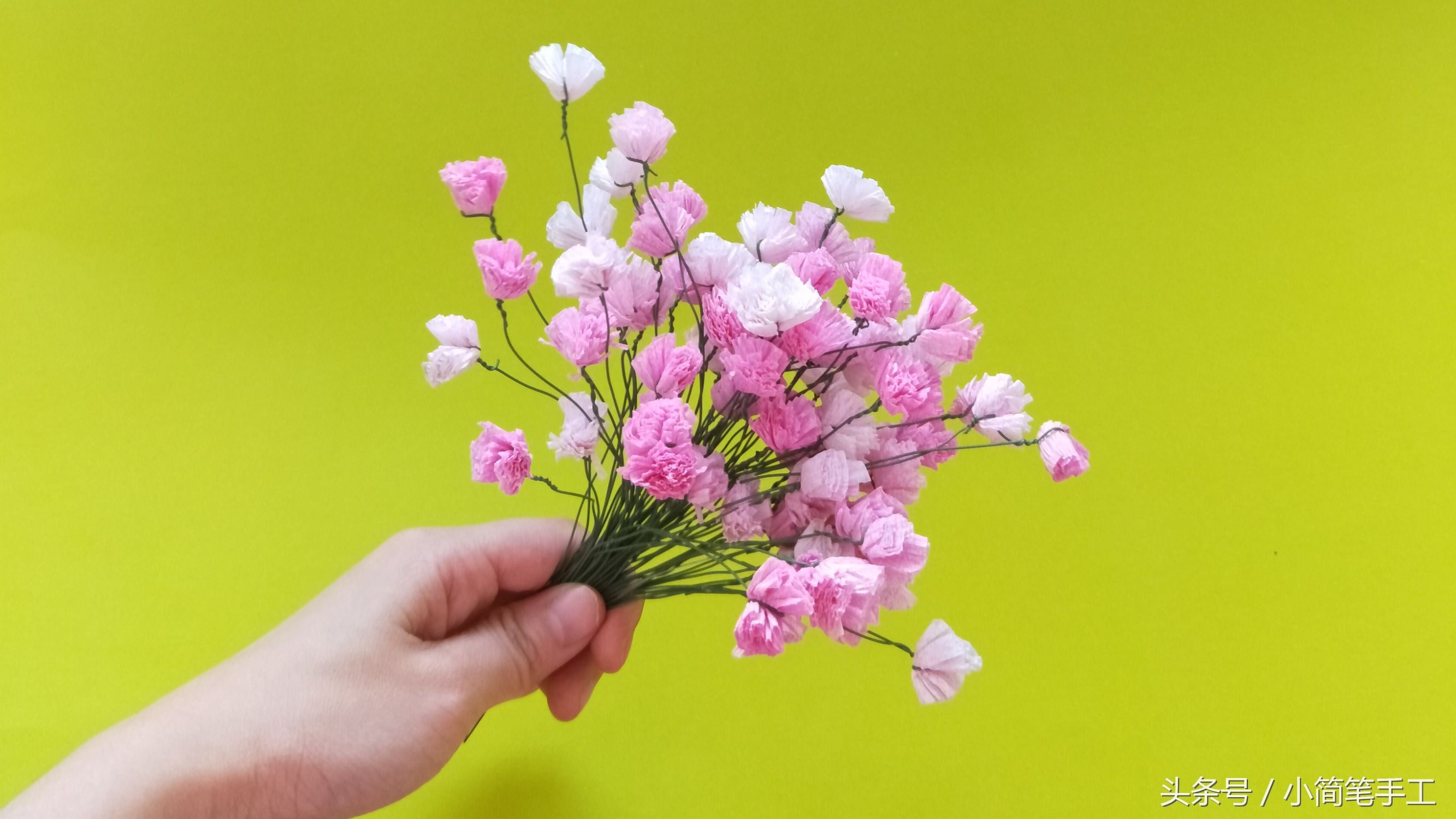 分享一下之前做过的9款皱纹纸花束,包括康乃馨,薰衣草,千日红,桃花