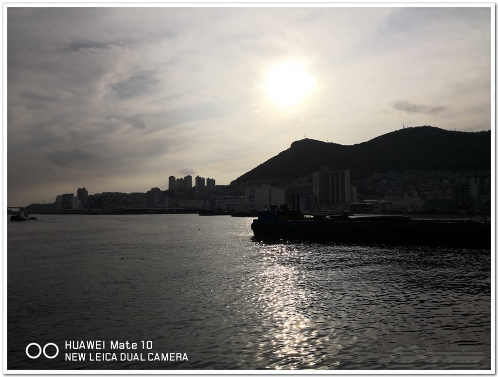 华为年度旗舰– HUAWEI Mate 10 开箱、评测、实拍照