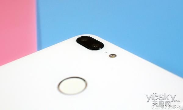 全面屏加四摄的旗舰手机究竟怎样？荣耀9青春版上手评测