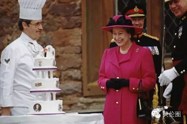 英国女王90岁生日的蛋糕究竟长什么样？好切是第一标准