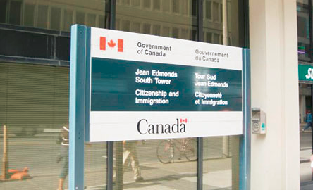 加拿大移民部发指引：枫叶卡过期的有救了！但你必须满足这个条件