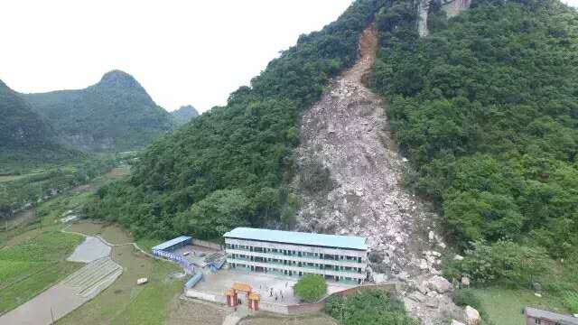 柳州融安县检察院迅速介入融安县六寮村小学后山突发一起地质灾害