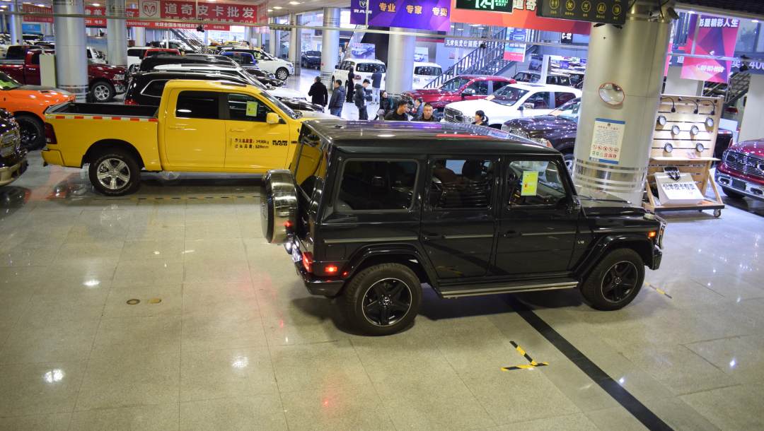 天津港展厅，2017款奔驰G550，彰显出十足的越野味道