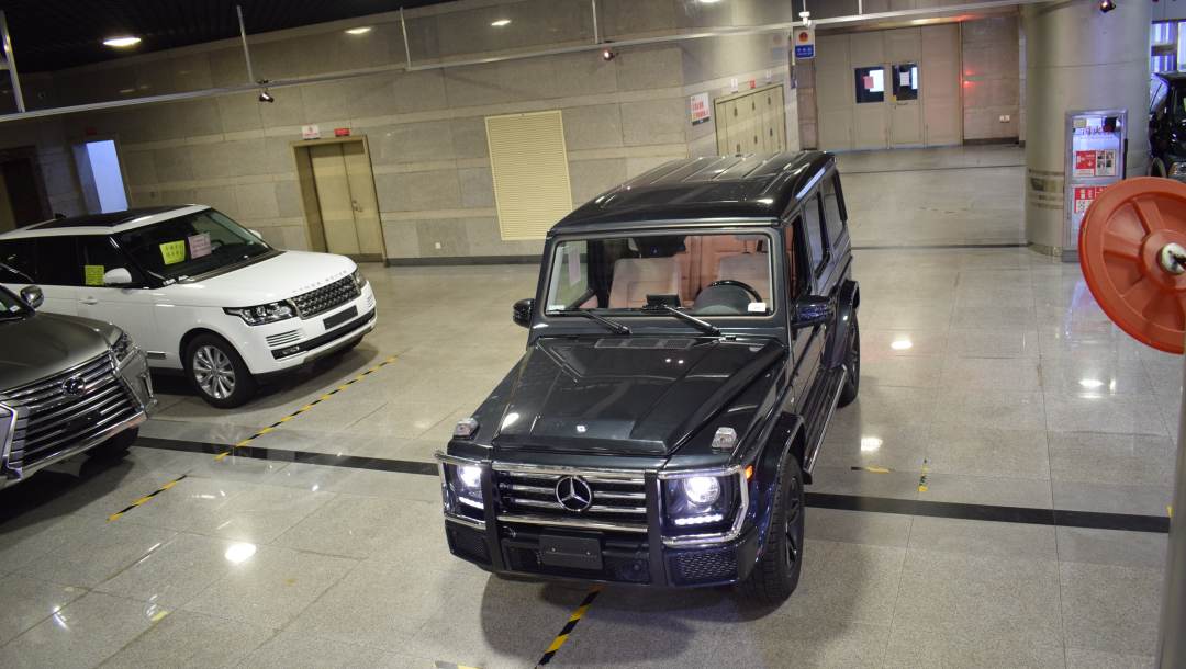天津港展厅，2017款奔驰G550，彰显出十足的越野味道