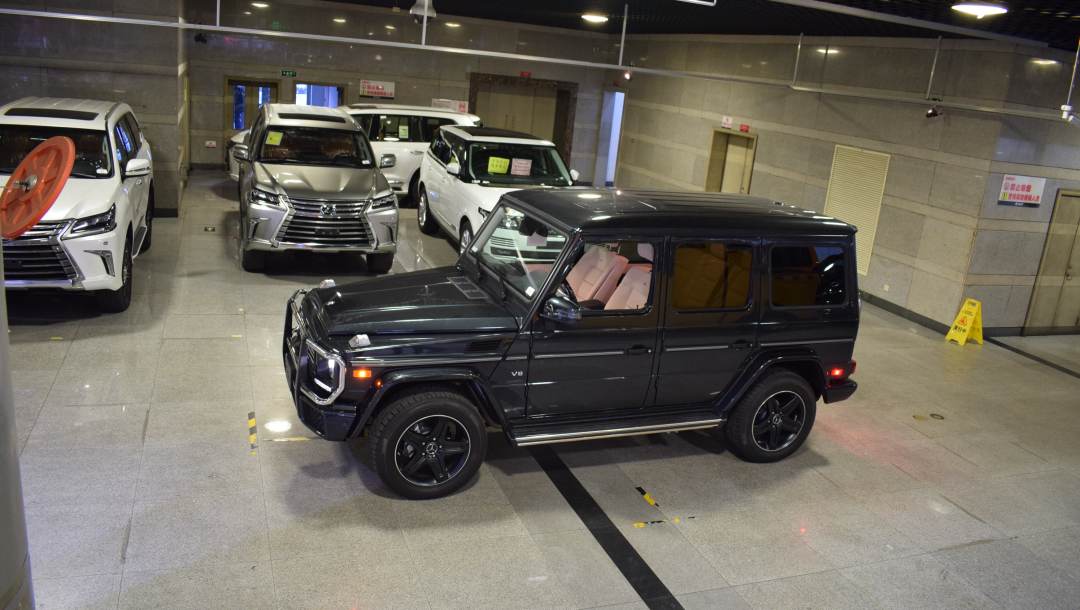 天津港展厅，2017款奔驰G550，彰显出十足的越野味道