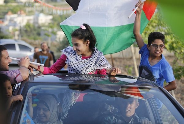 以色列释放最年轻巴勒斯坦女囚