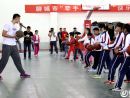 吴轲聊城参加公益活动 希望篮球给孩子带来快乐