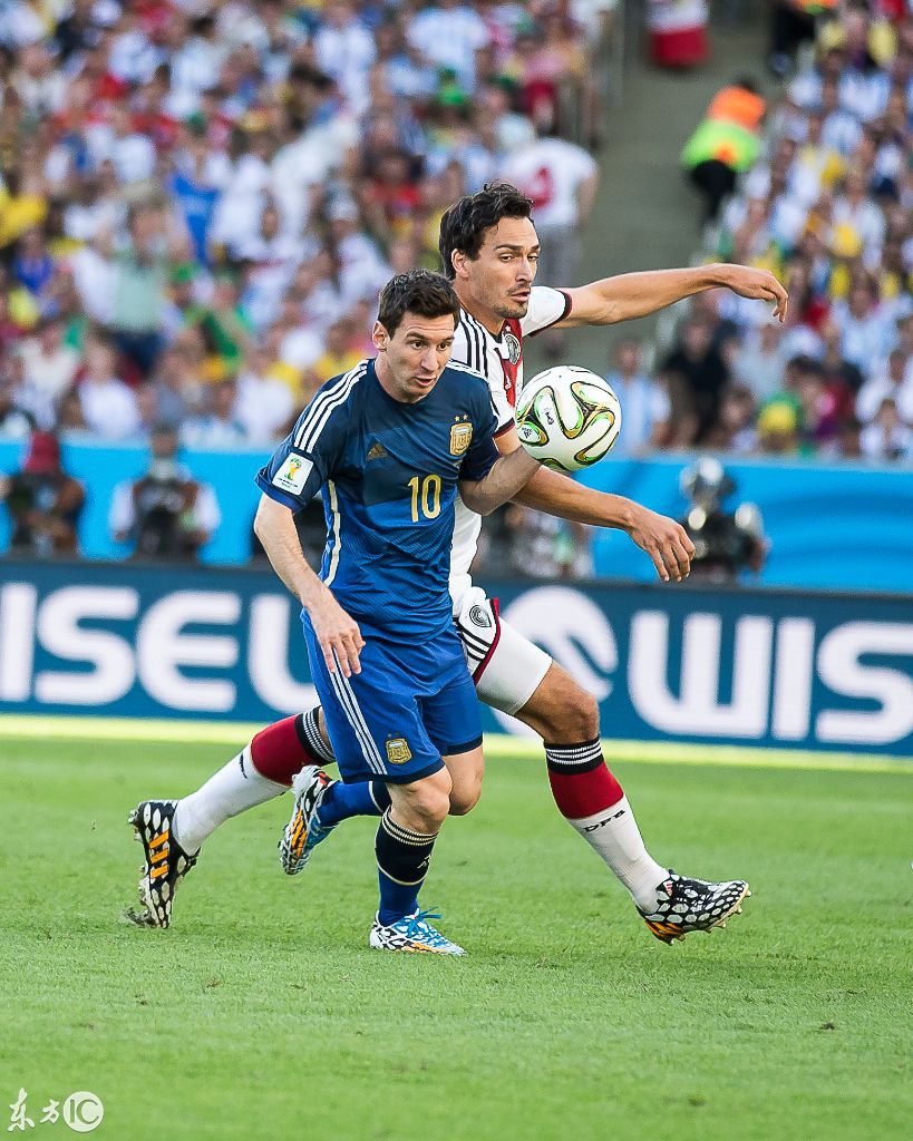 老照片:2014世界杯决赛瞬间,兴奋的德国队,迷茫的梅球王