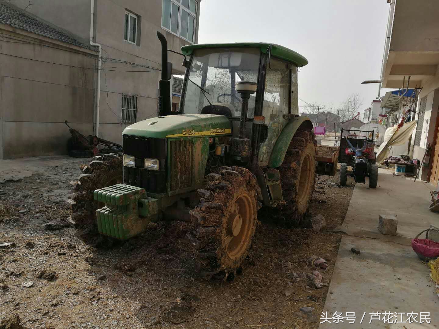 13年的迪爾5—804拖拉機(jī)，現(xiàn)在二手車的行情能賣多少錢了？