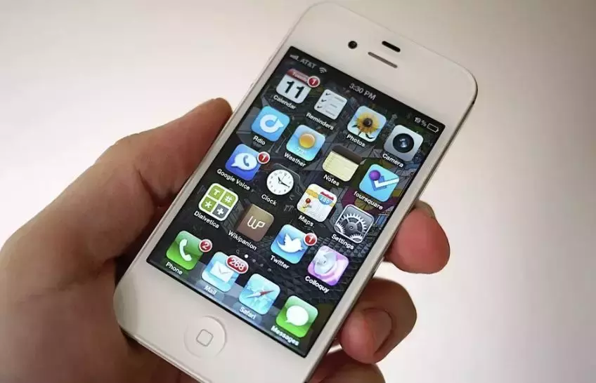这款 iPhone 居然能退级到 iOS 6.1.3，为經典复活