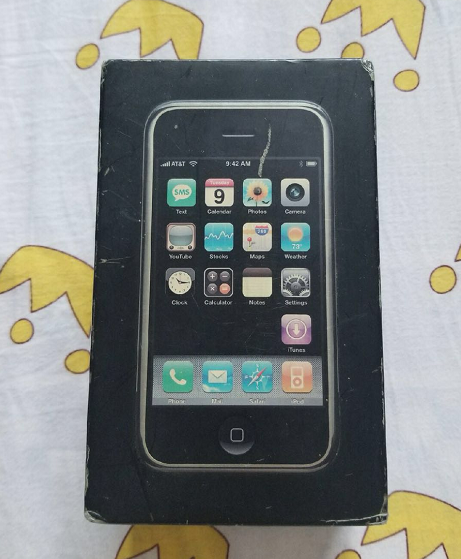 網(wǎng)民售賣(mài)品相非常好的初代iPhone，開(kāi)價(jià)1200元，非常值得個(gè)人收藏嗎？