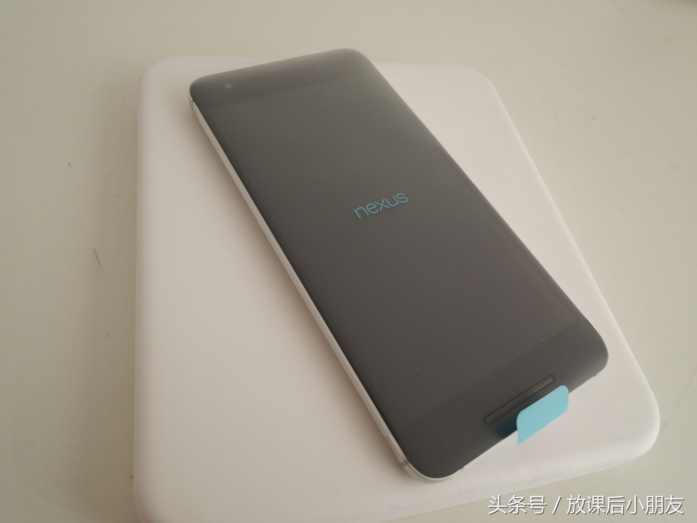 谷歌Android过气旗舰手机Nexus 6P开箱：现在用起来怎样？