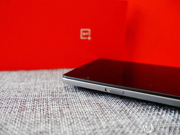 不将就？不讲究？ OnePlus 一加手机2 砂岩黑版拆箱