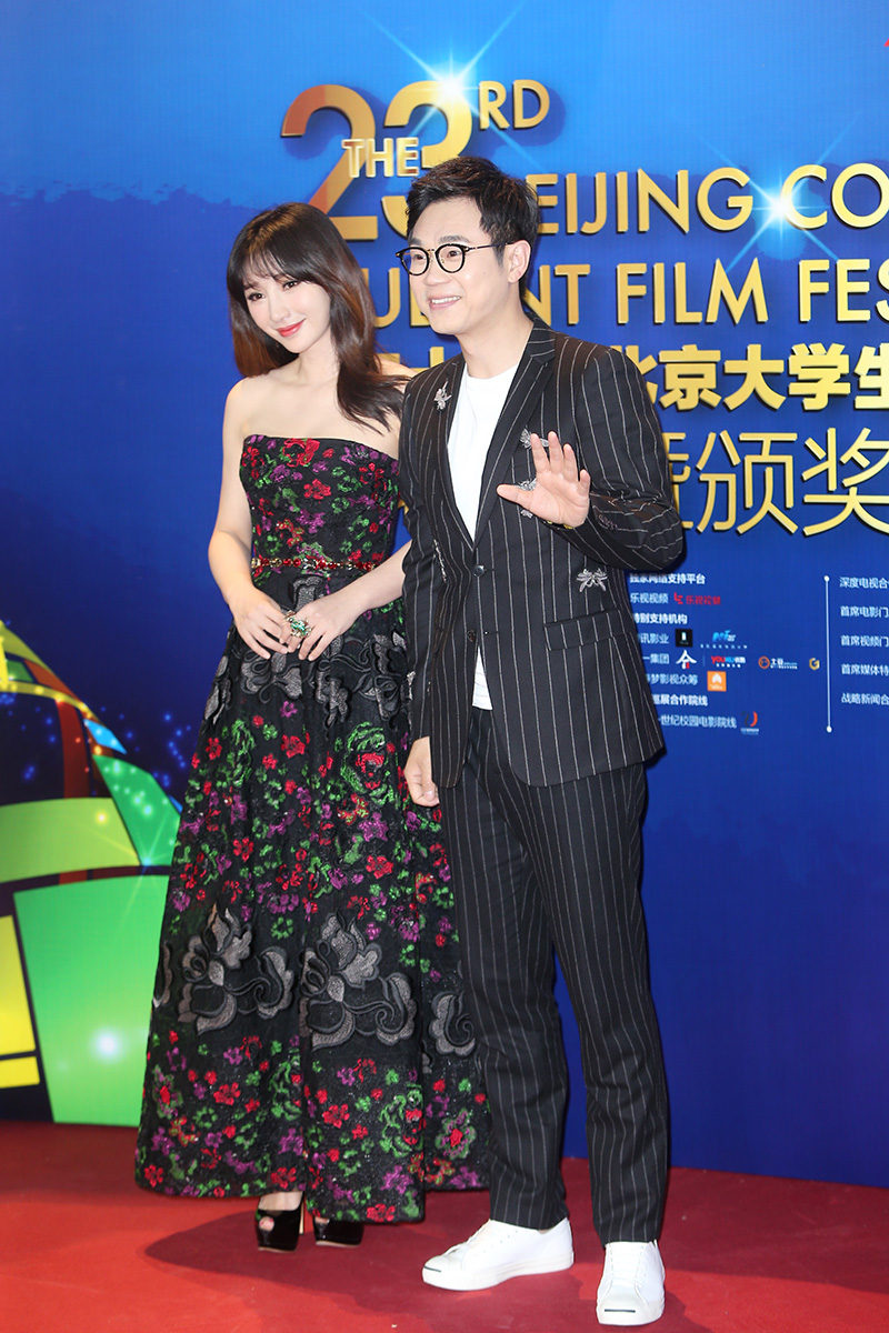 天啊撸包贝尔居然还生柳岩的气