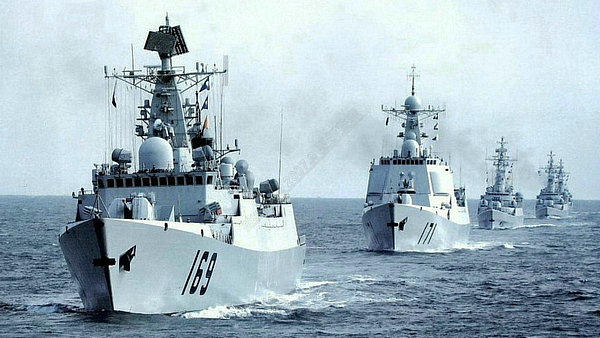 中国六艘重型战舰兵分三路全失踪，日本巡逻机意外发现这一幕惊呆