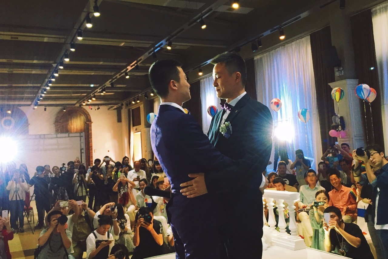 败诉又如何？长沙同性恋人举办了一场隆重的婚礼