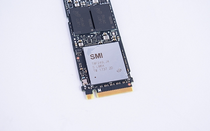 光一般的速度：3200MB/s高速传输！英特尔SSD 760P固态硬盘实测！