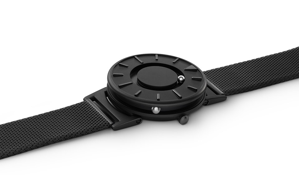 他们设计了一款什么样的手表，让盲人也能优雅地看时间
