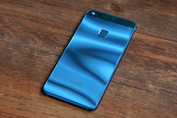 EMUI8.0兼容型号提升：荣耀7X、华为公司nova青春版、麦芒6添加内侧