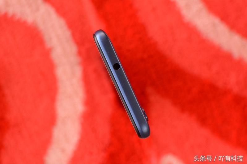 红辣椒7X首发实测：这是全面屏中我见过最便宜的手机