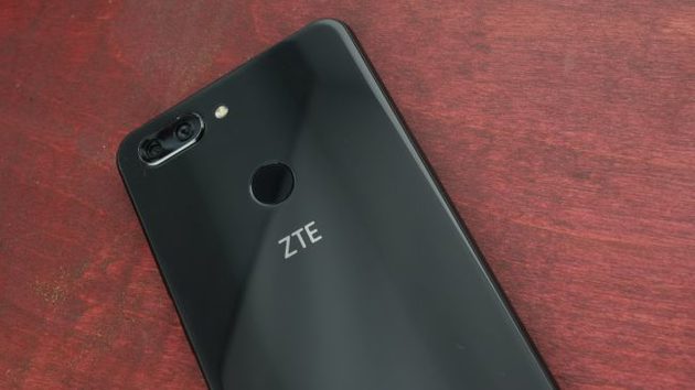 双曲面夹层玻璃外壳、弱光双摄像头：zte中兴Blade V9 真机图赏