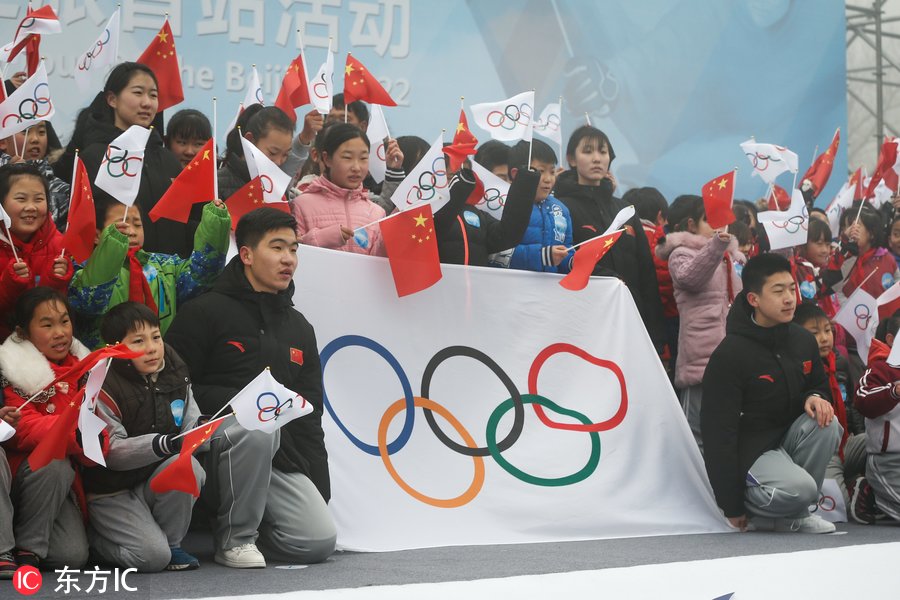 当五环旗传到北京的时候(冬奥进入北京时间！五环旗开启巡游之旅 八达岭长城下出征在即)