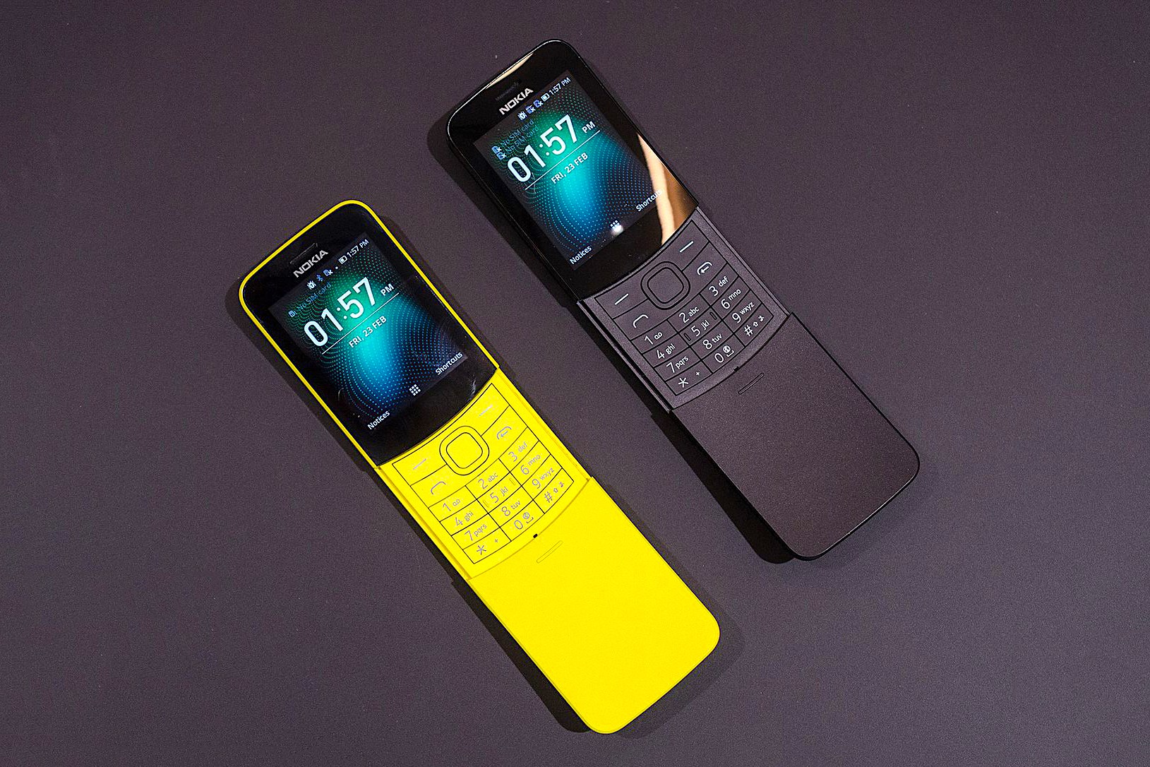 Nokia 再次傳奇《The Matrix》中的經典下滑蓋手機 8110