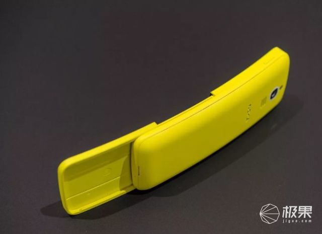 Nokia鬼迷心窍了！居然公布一根又黄又弯的“大香蕉”，還是滑盖的