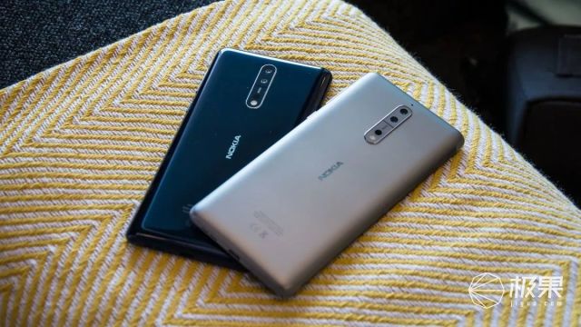 Nokia鬼迷心窍了！居然公布一根又黄又弯的“大香蕉”，還是滑盖的