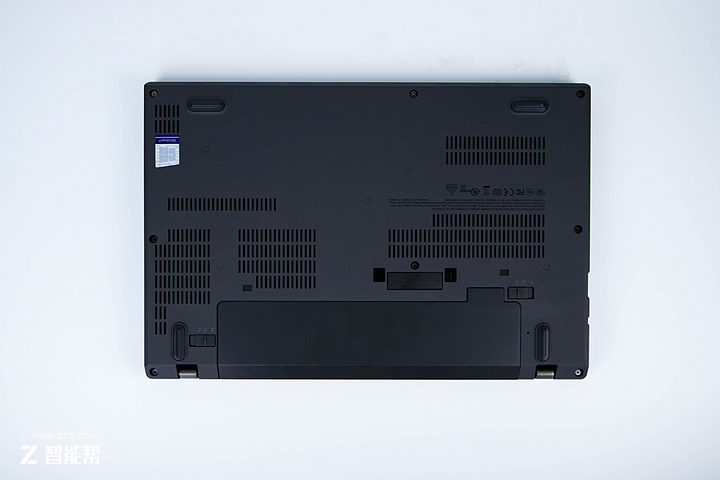 灰黑色商務接待小助手，ThinkPad A275 全方位賞析