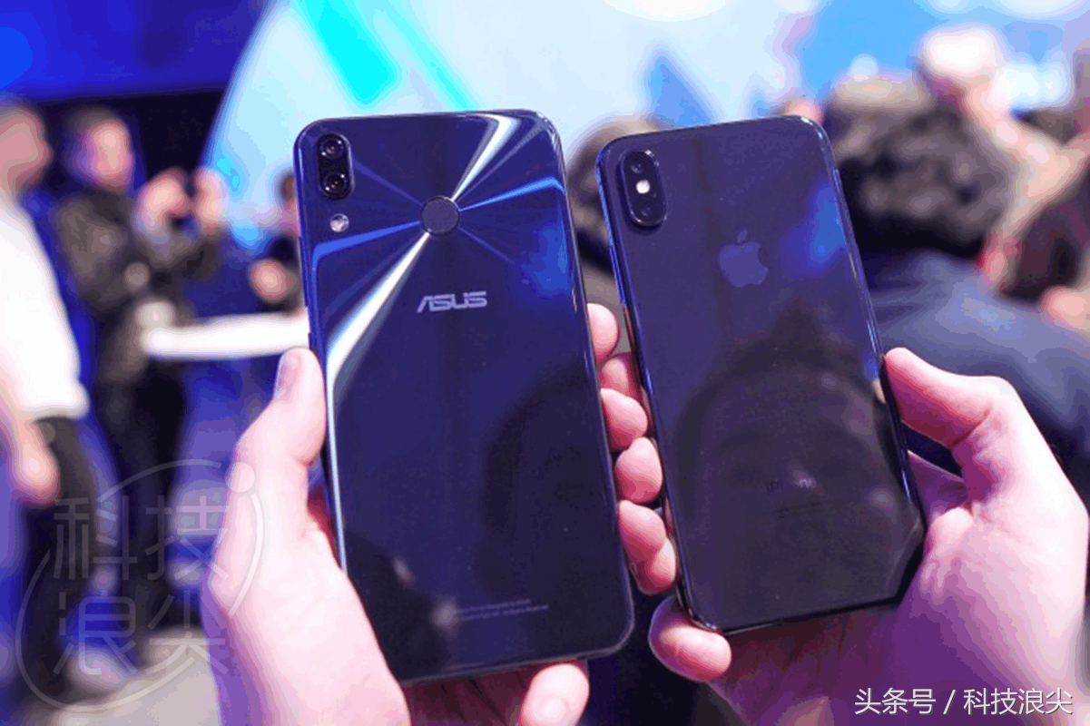 asusZenfone 5测评：刺眼一看还以为是iPhone X