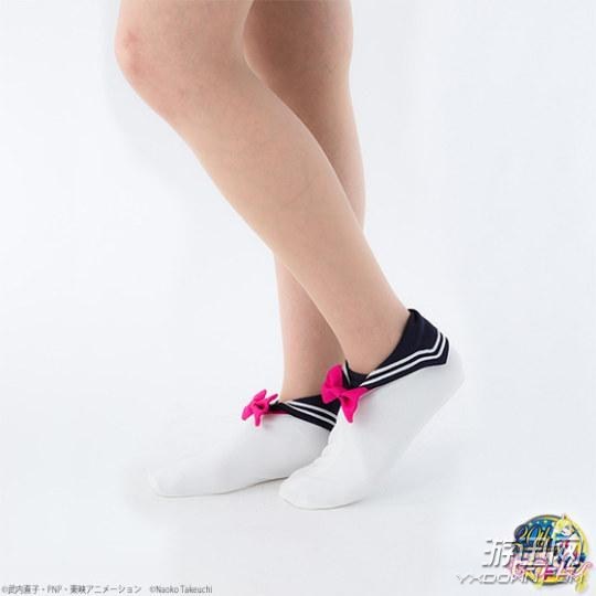 《美少女战士》推出水手服袜子 美不美其实全看腿！