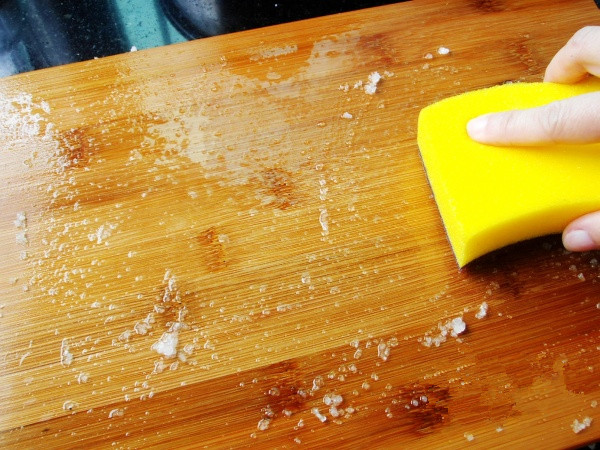 切菜板腥味重太难闻？一招让你家砧板永远无异味，立竿见影！