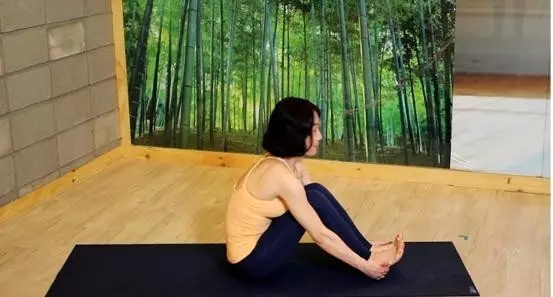 瑜伽丨瑜伽虐腹：学会这些瑜伽体式A4腰不再是梦