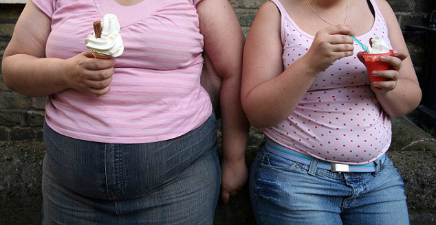 英国83公斤女孩两度参加减肥夏令营 耗资12万减肥成功