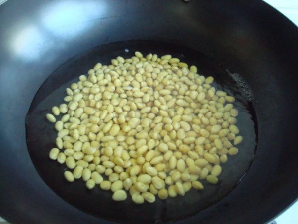 黄豆最有营养的吃法，可以缓解更年期 对乳腺癌有抑制效果