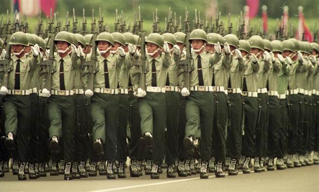 台湾500名五年级老兵 将在“总统府”前踢正步