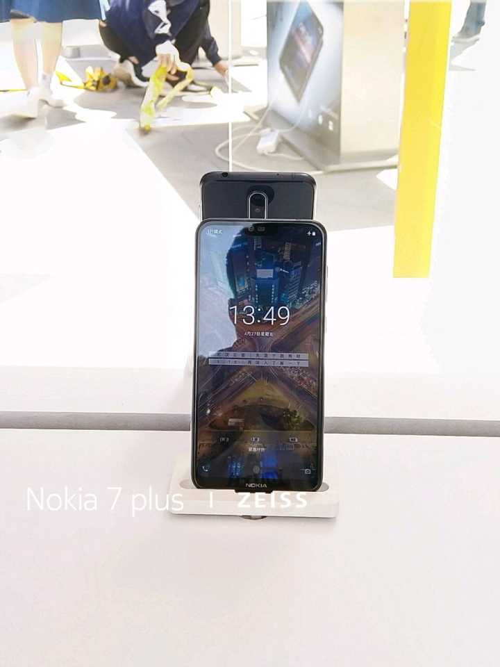 NokiaX真机现身：选用刘海屏设计方案