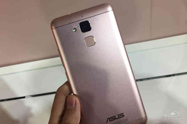 asusZenfone 飞马3宣布公布 这充电电池闪光点十足