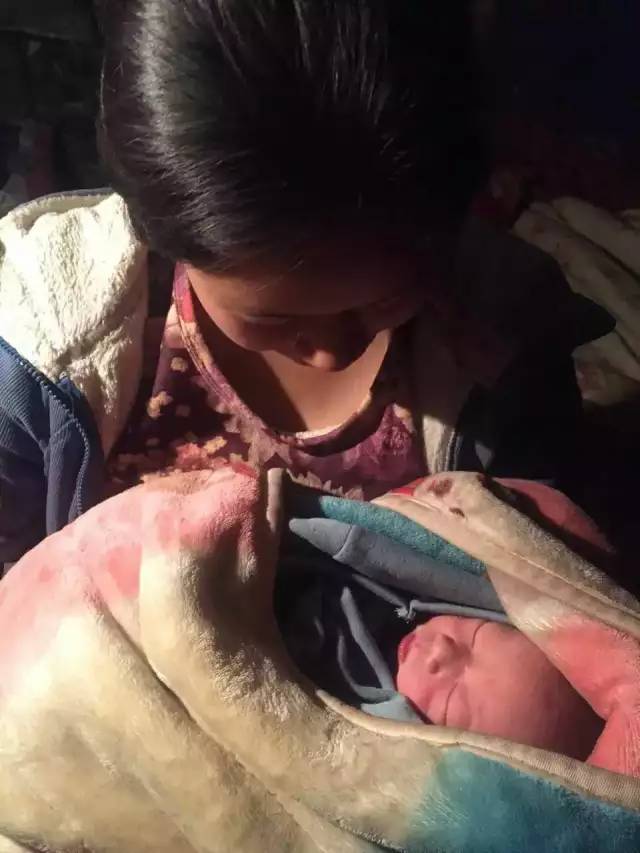 扩散爱心滨州人助力这个母亲寒冷的冬天帮帮她和她刚出生几天的宝宝吧！