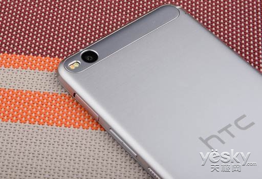 超80%高屏占比 HTC One X9评测