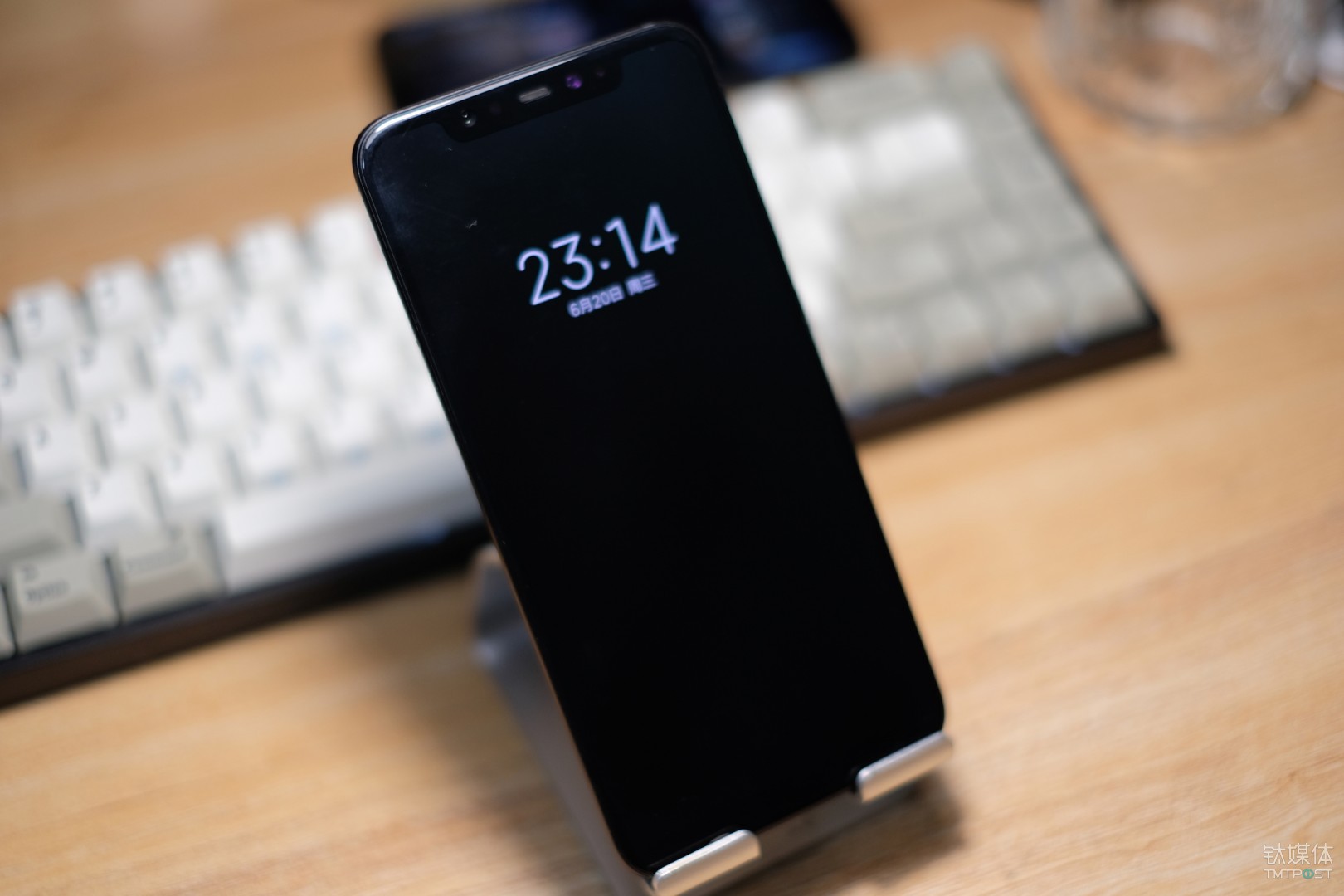 3000元档最值得买的 Android X，小米手机8深度体验｜钛极客