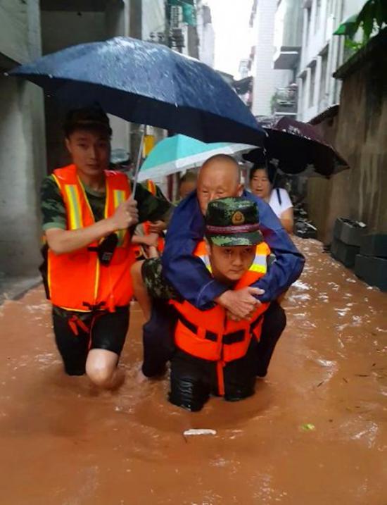 来凤多部门联合抗洪抢险 疏散转移群众170余名