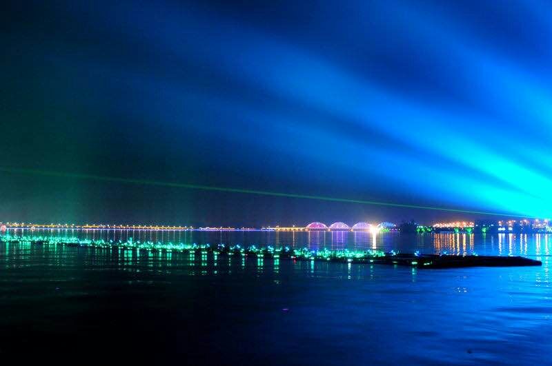 汉中一江两岸成为市民休闲度假乐园