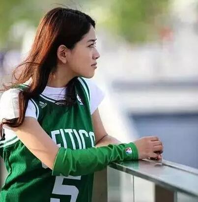 为什么女生穿nba球衣(NBA球衣女生的正确穿法，只需掌握8要素！)